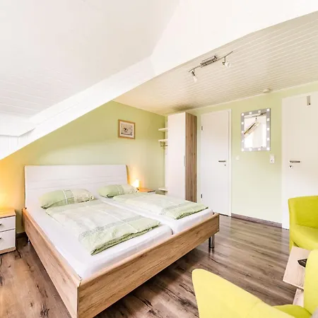 Apartman Alluring In With Balcony