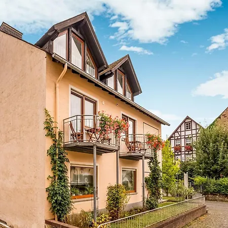 Apartman Alluring In With Balcony *